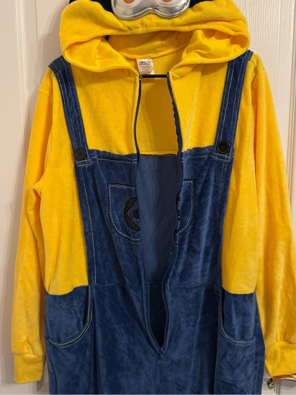 Despicable Me Minions Kevin Adult Unisex Jumpsuit Costume with Hoodie - Picture 4 of 11